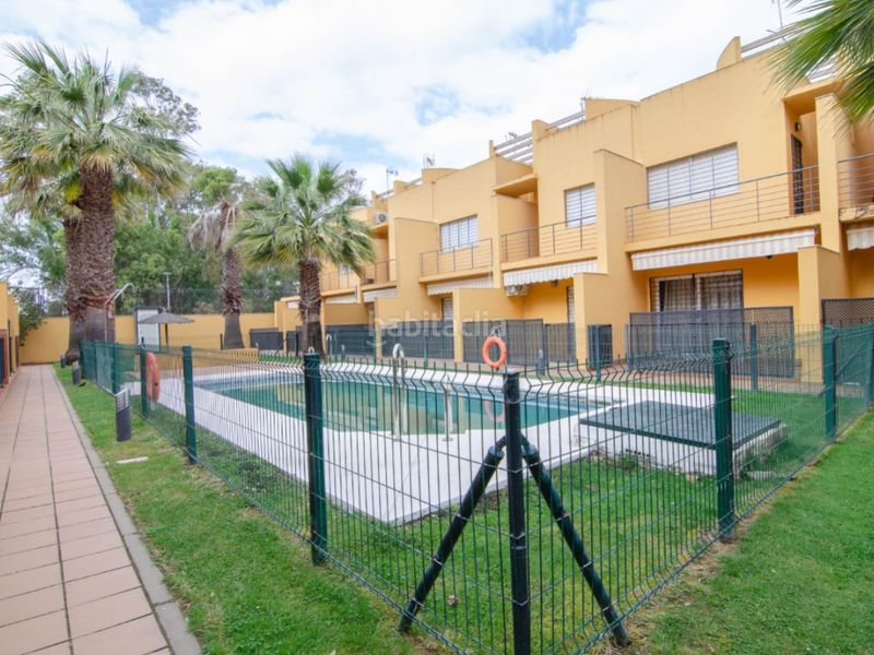 Foto 1430086b-d3d6-4dfd-a495-730d7aee4549. Casa a Isla Cristina