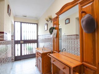 Casa en San Jose de la Rinconada. Vivienda  espacio independiente con doble acceso