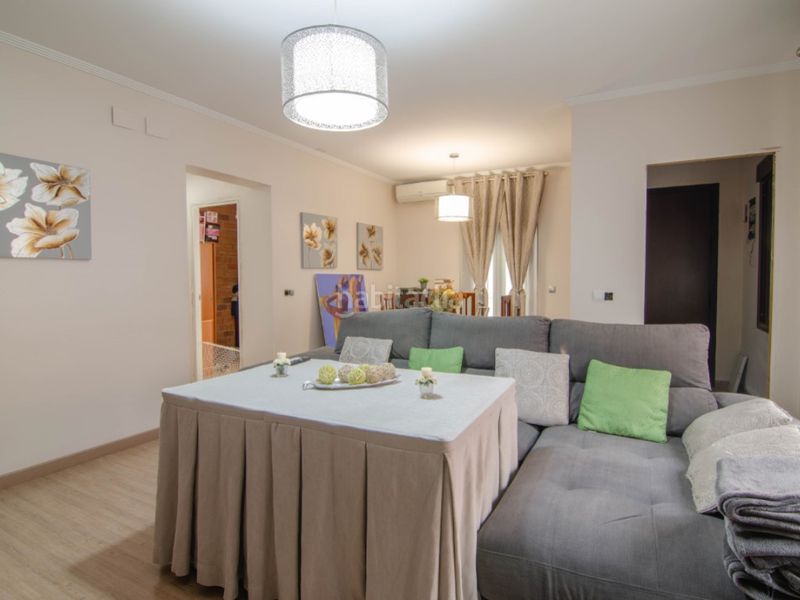 Foto ecc7bbc2-b832-4a4e-954a-35a80b8c337e. Casa amb aparcament a San Jose de la Rinconada