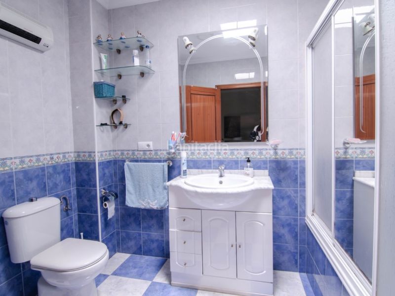 Foto c133f7e9-32aa-4355-9ab8-977f186f7c6e. Casa amb aparcament a San Jose de la Rinconada