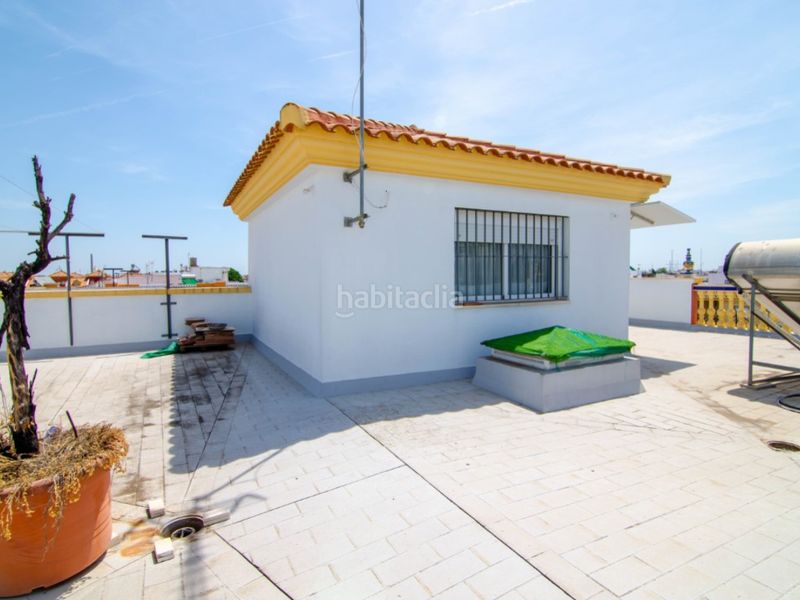 Foto 9b0fc337-6a04-4dd9-8d16-c15672bd6f64. Casa amb aparcament a San Jose de la Rinconada