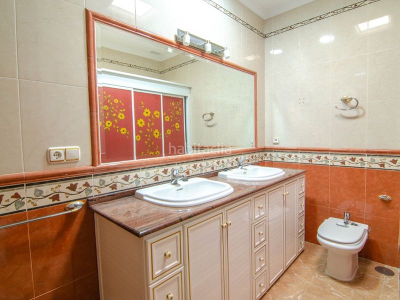 Foto ad5a46a7-f900-474f-ac5d-5e56f50f6e14. Casa amb aparcament a San Jose de la Rinconada