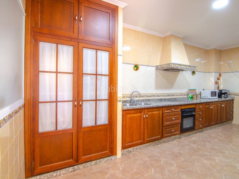 Foto c85c6b82-0d4a-4ada-9ec6-24ef64e9d00c. Casa amb aparcament a San Jose de la Rinconada