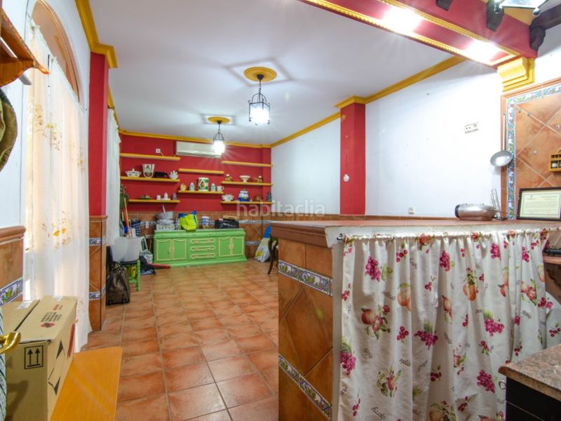 Foto f6581f02-736d-40e5-bc2f-c63a9c8ccfee. Casa amb aparcament a San Jose de la Rinconada