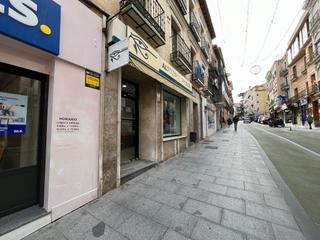 Local Comercial en Calle Miguel Fluiters 20