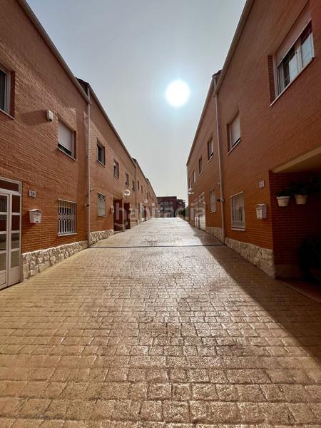 Foto 10cdef86-082c-463d-a420-599914d9c1ac. Reihenhaus mit heizung pool in Las Lomas-Salinera-La Muñeca Guadalajara