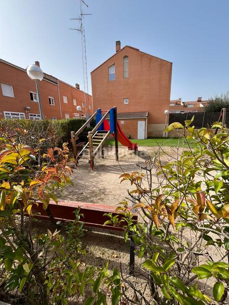 Foto 66cc413d-171d-4ab9-9361-431287349f84. Reihenhaus mit heizung pool in Las Lomas-Salinera-La Muñeca Guadalajara