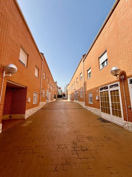 Foto 6a91cbc6-3562-4ee9-bfeb-c3256168f74f. Reihenhaus mit heizung pool in Las Lomas-Salinera-La Muñeca Guadalajara