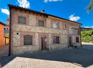 Semi detached house in Hita. Casa en hita