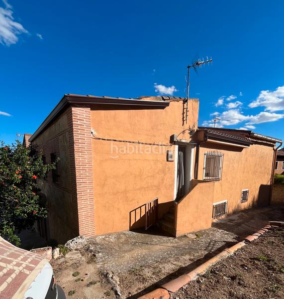 Foto b90a1ce8-c601-469b-800c-deecab59c698. Casa adossada amb aparcament a Hita
