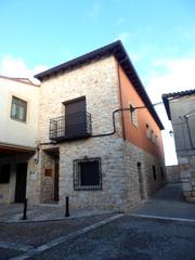 Casa adossada a Plaza iglesia 1. En el corazón de torija