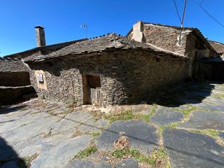 Casa a Campillo de Ranas. Inmueble en campillo de ranas