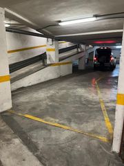 Affitto Posto auto in Calle del cardenal gonzález de mendoza 22. Plaza para dos coches en línea