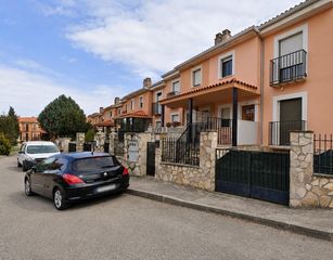 Casa adossada a Torija. Adosado en torija
