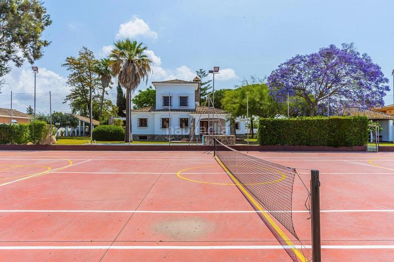 Foto 63264333-071f-45a3-806a-51d9b3418bd1. Xalet amb aparcament piscina a Las Lagunas - Campano Chiclana de la Frontera