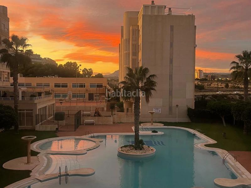 Foto 0a0e3e6e-4df4-49df-b3e0-ffa3ea21629e. Lloguer pis amb aparcament piscina a Playa Muchavista Campello (el)