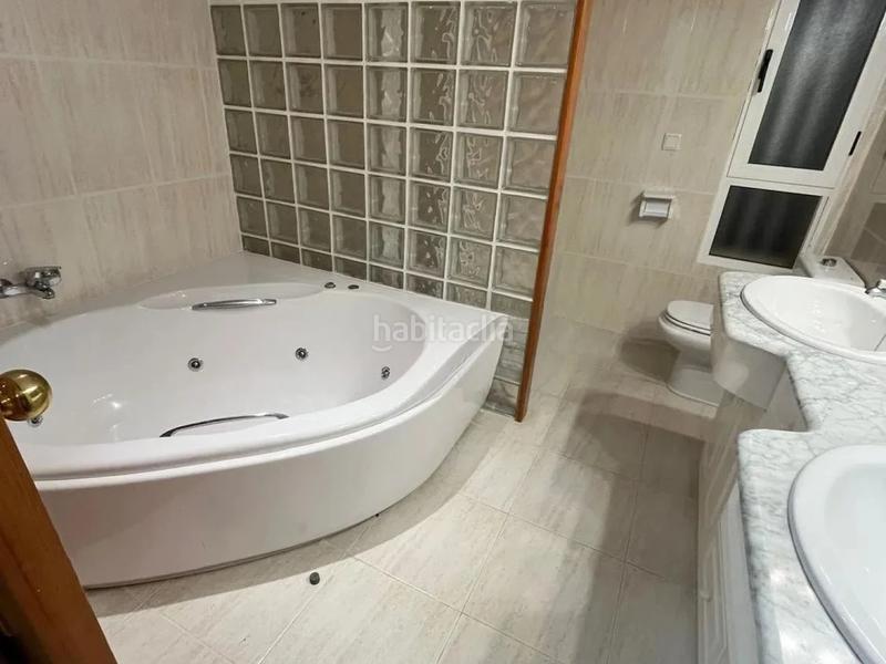 Foto 26206918-3b64-4a51-a0d4-4d0923380672. Location appartement avec parking piscine dans Playa Muchavista Campello (el)