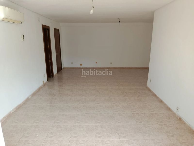 Foto d3c49ca5-a113-48ea-a843-c4ee5bb443e8. Pis a La Carihuela - Los Nidos Torremolinos