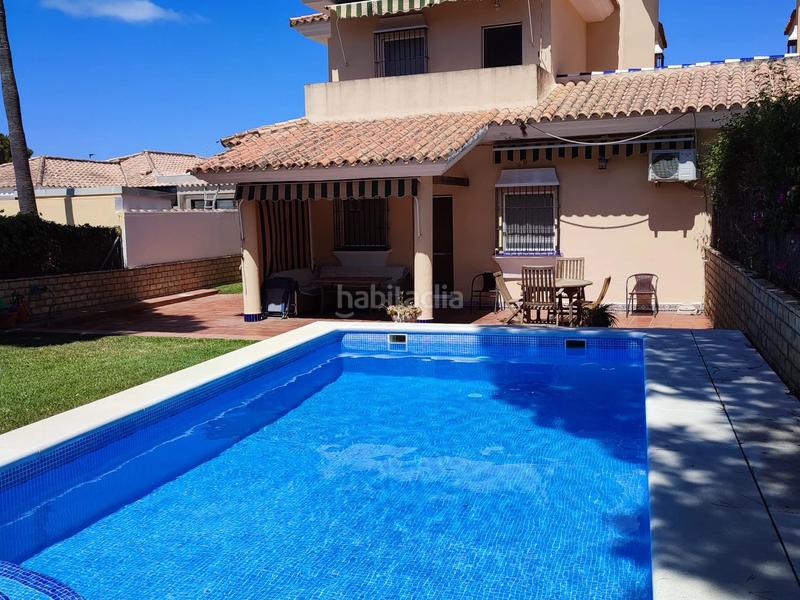Foto d8e23600-fe9c-4992-9186-55908292f70c. Chalet mit heizung parking pool in La Barrosa Chiclana de la Frontera