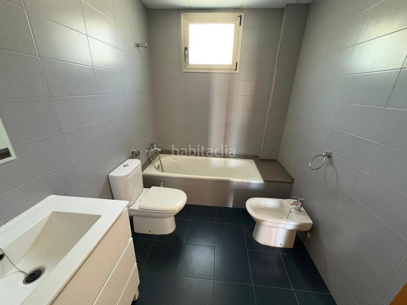 Foto 1025ed36-025a-4efe-ae6e-f017bf5382f2. Chalet with heating parking in Park Nord - Casona Gandia