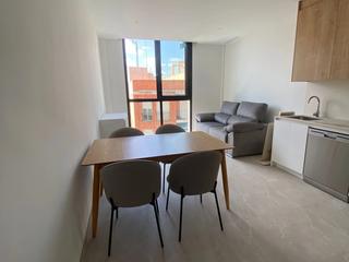 Rent Apartment in Plaza Crevillente - Antiguos Juzgados - El Asilo. Apartamento en alquiler en bajo vinalopó  sector v