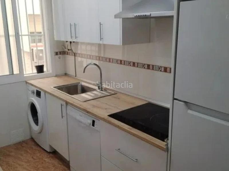 Foto 51d6925f-866e-429f-b1e7-f6c352b4e665. Alquiler piso  en alquiler este en El Palo Málaga