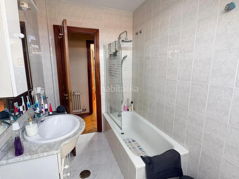 Foto 7fafc8f1-d38b-4fcb-aad4-5871d215cf77. Casa amb calefacció aparcament a O Milladoiro Ames