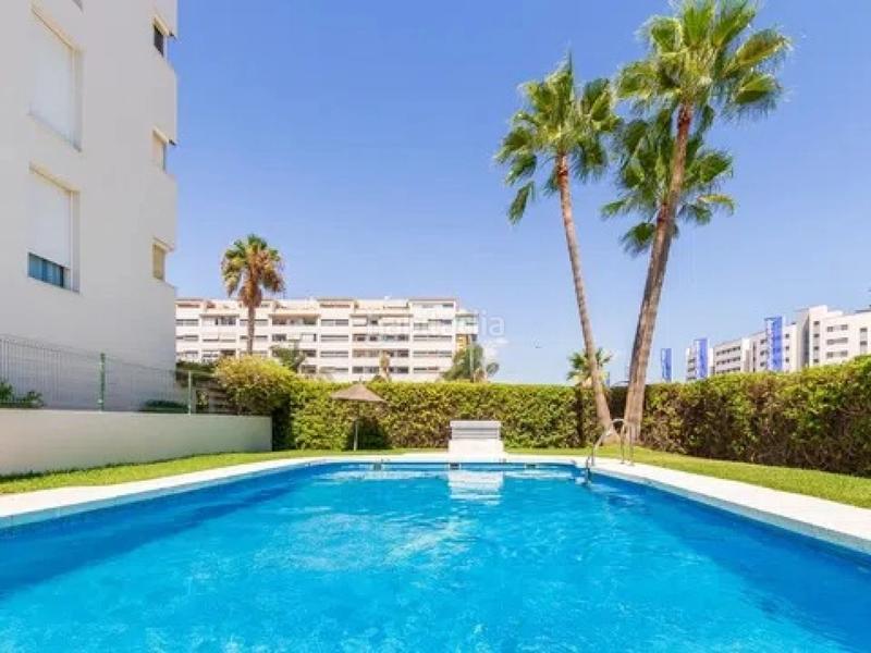 Foto 77ece0de-f051-4cfa-b5ea-aef4b24ad800. Miete etagenwohnung mit parking pool in Puerta Blanca Málaga