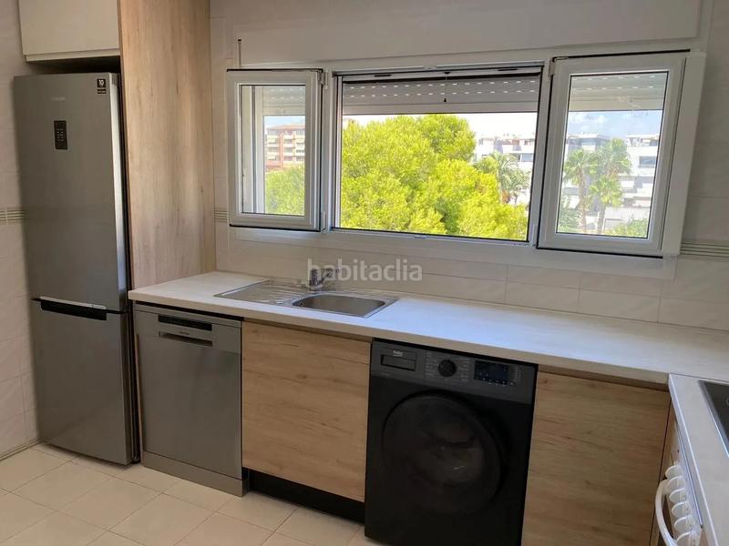 Foto c1bd8ace-9bc0-4357-86e5-466d261ae4e1. Location attique avec piscine dans Playa Muchavista Campello (el)