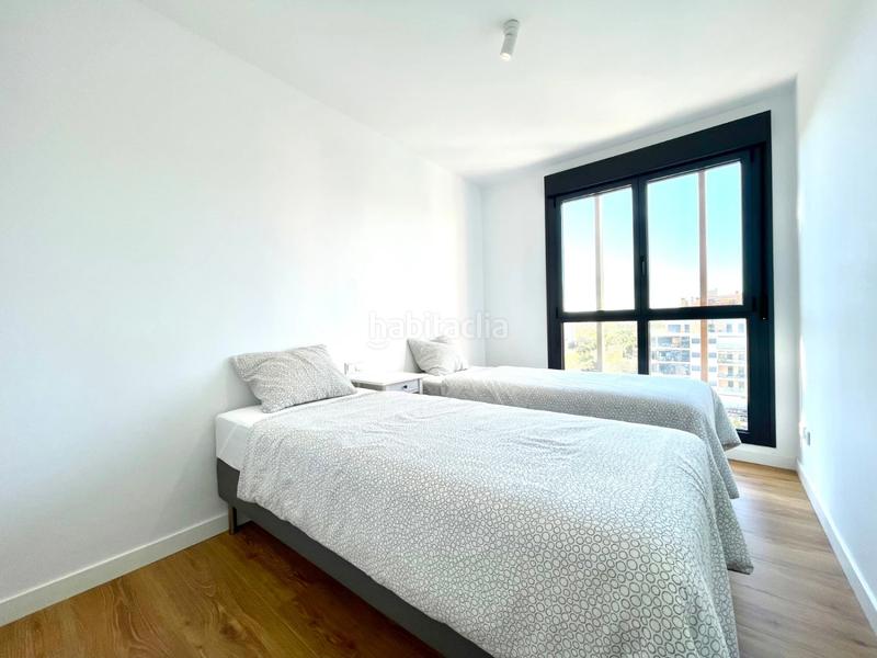 Foto 4e9b543b-e9ec-4894-a129-00fcfabe3716. Rent flat with heating parking pool in PAU 5 Alicante