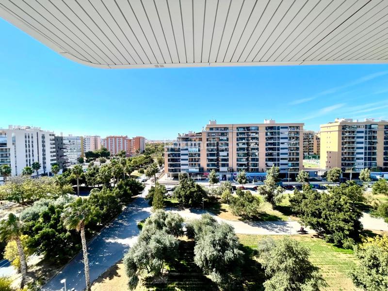 Foto 61f53f8a-3c6e-431a-85a5-2cd0e3375e75. Rent flat with heating parking pool in PAU 5 Alicante