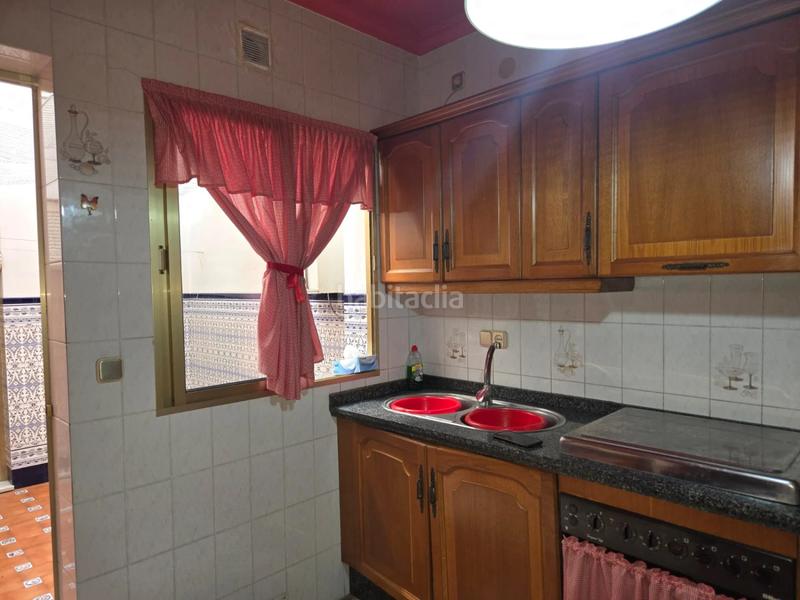 Foto a30e6a8e-c26d-4fd9-89de-601faa68e4c4. Casa amb aparcament a Lepanto Mairena del Aljarafe