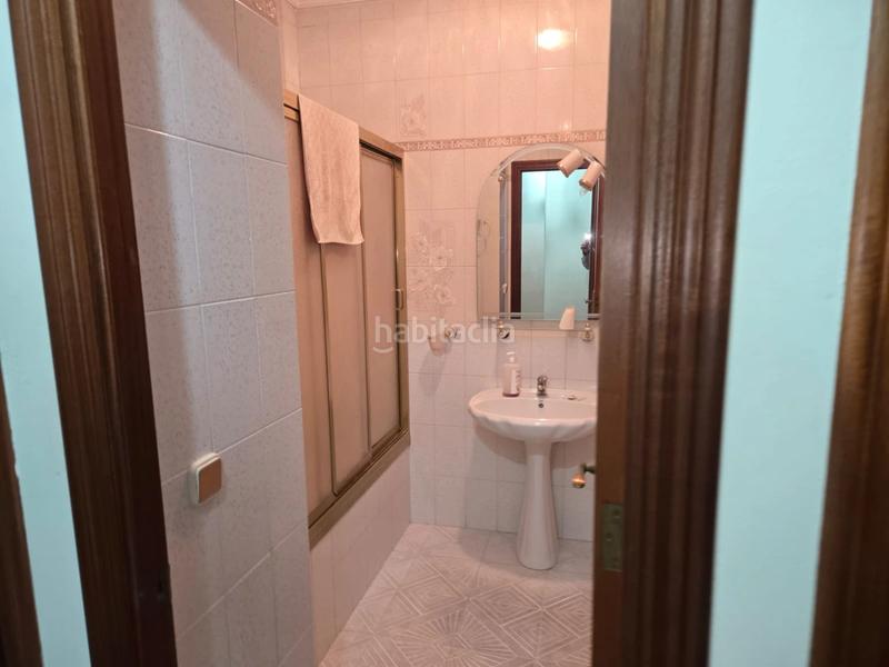 Foto f7f6a368-fb4f-49e6-8f8a-801bf1ef89df. Casa amb aparcament a Lepanto Mairena del Aljarafe