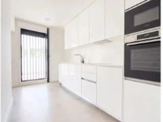 Flat in Limonar