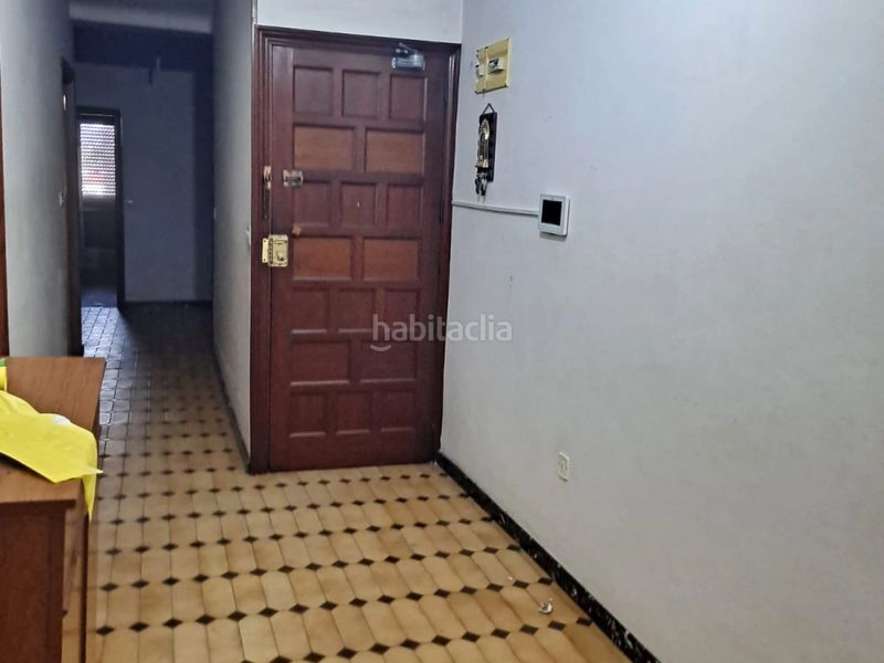 Foto c271e52b-99f0-4446-aed5-79800f19ca6b. Edifici a Padrón
