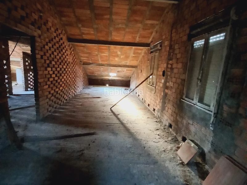 Foto 0cf130ff-20e8-48a1-8c0b-bdbbe2b73296. Edificio  en venta en Pontecesures