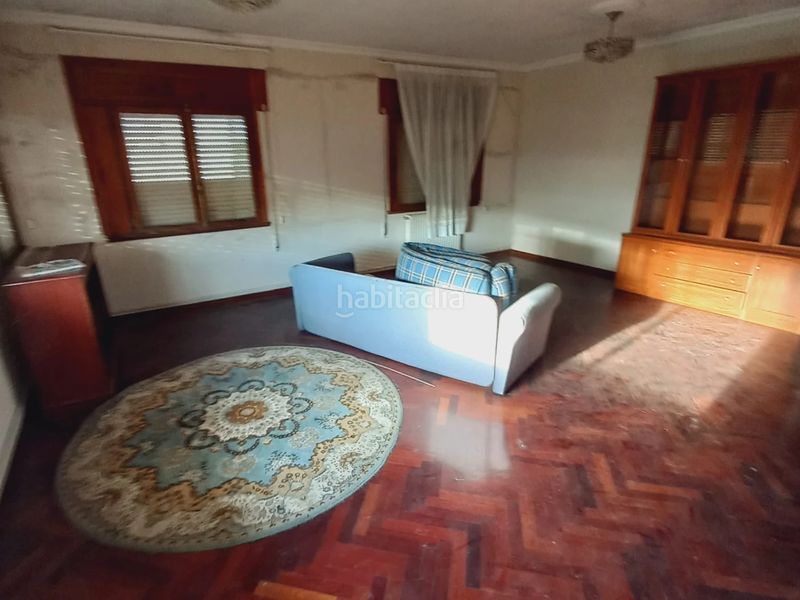 Foto 9cad5321-4085-4f75-ad50-8b430cc98b8a. Edificio  en venta en Pontecesures
