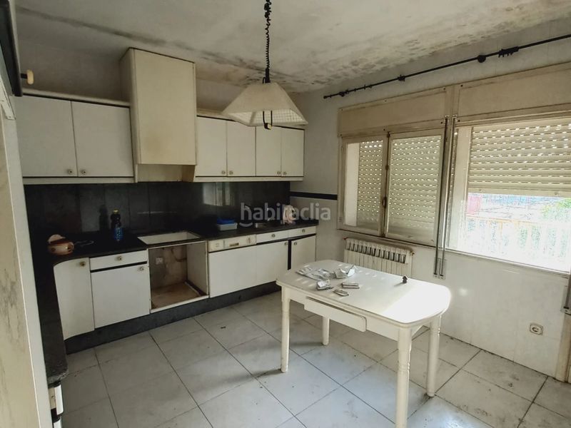 Foto ebf91566-75b4-4dd0-a572-c40d4b081014. Edificio  en venta en Pontecesures