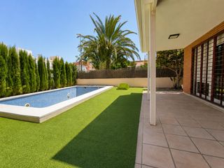 Chalet in El Esparragal. Chalet en venta en murcia  villa de la plata