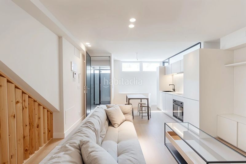 Foto 546f8aea-a693-4259-90c6-169c3b70399c. Casa amb aparcament a Guindalera Madrid