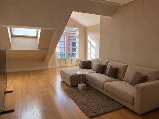 Rent Flat in Ciudad Vieja. Piso en alquiler en coruña