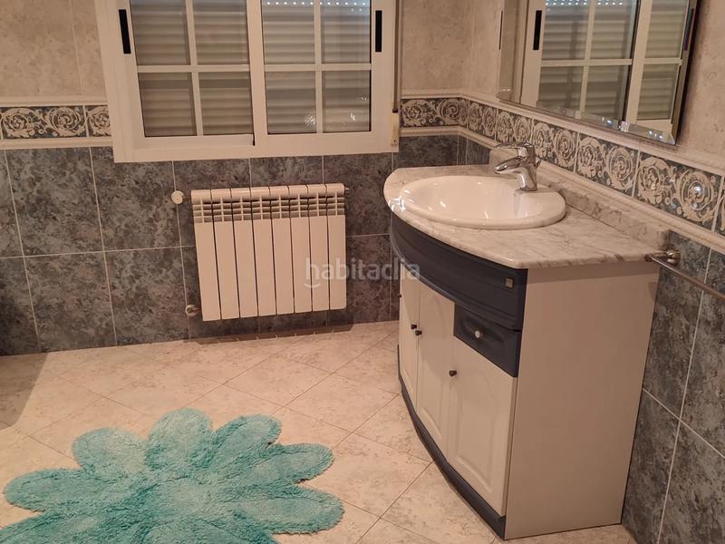 Foto 25d46d22-bf82-4852-993c-1a8cc6a31136. Xalet amb calefacció aparcament a Oroso