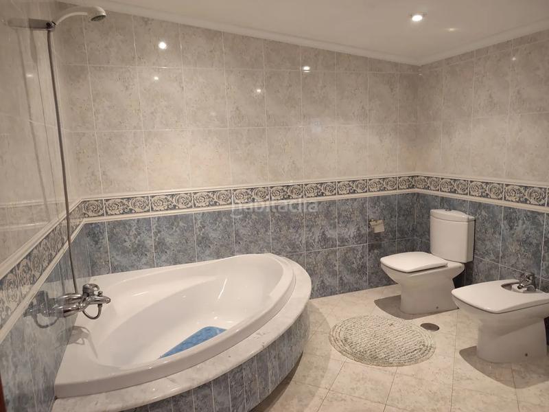 Foto c5a0e412-68ef-4a2b-b8e5-6fb87293aec4. Xalet amb calefacció aparcament a Oroso