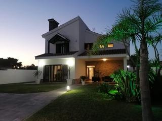 Chalet à La Banda - Campo de Fútbol. Chalet en venta en chiclana  conil