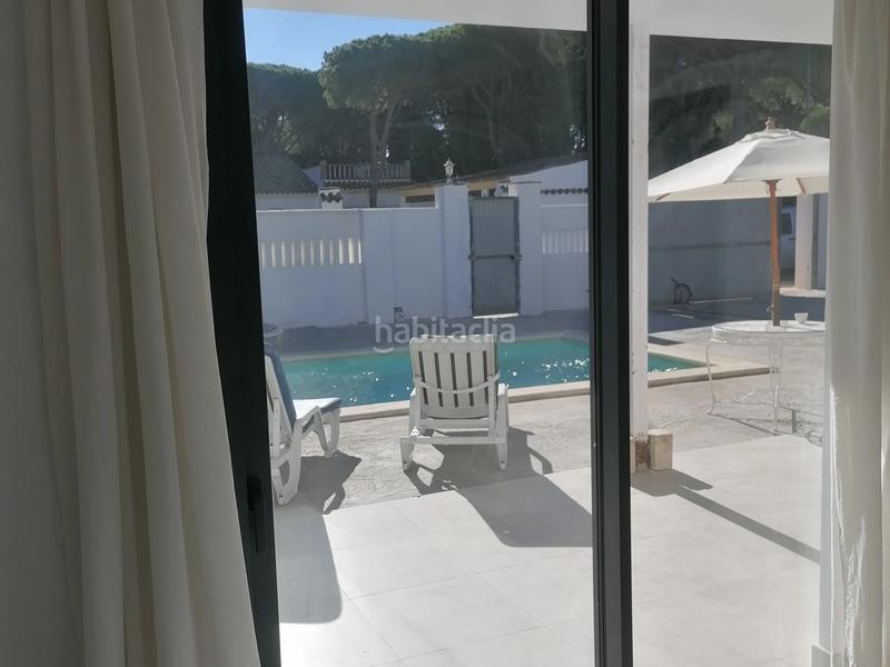 Foto 70eeb768-b280-4da2-9052-d4c473346282. Xalet amb aparcament piscina a La Barrosa Chiclana de la Frontera