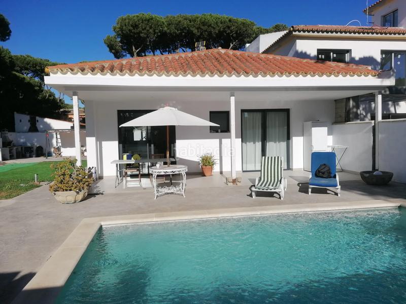 Foto ab681f4d-e7bb-4614-b8b8-4c5c77c82d4b. Xalet amb aparcament piscina a La Barrosa Chiclana de la Frontera