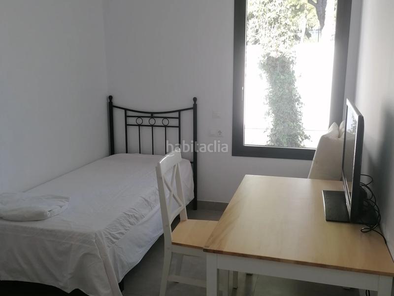 Foto d4b6dab9-0b64-49c3-a4b8-c0fd1b6a87b2. Xalet amb aparcament piscina a La Barrosa Chiclana de la Frontera