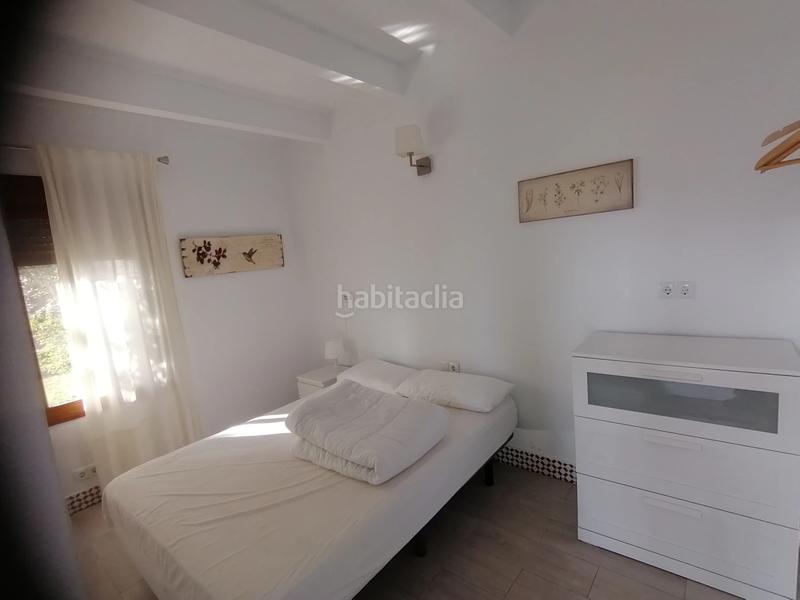 Foto 7343e2da-5aa3-4a59-bec3-4e89b2ddedb3. Chalet avec parking piscine dans Las Lagunas - Campano Chiclana de la Frontera