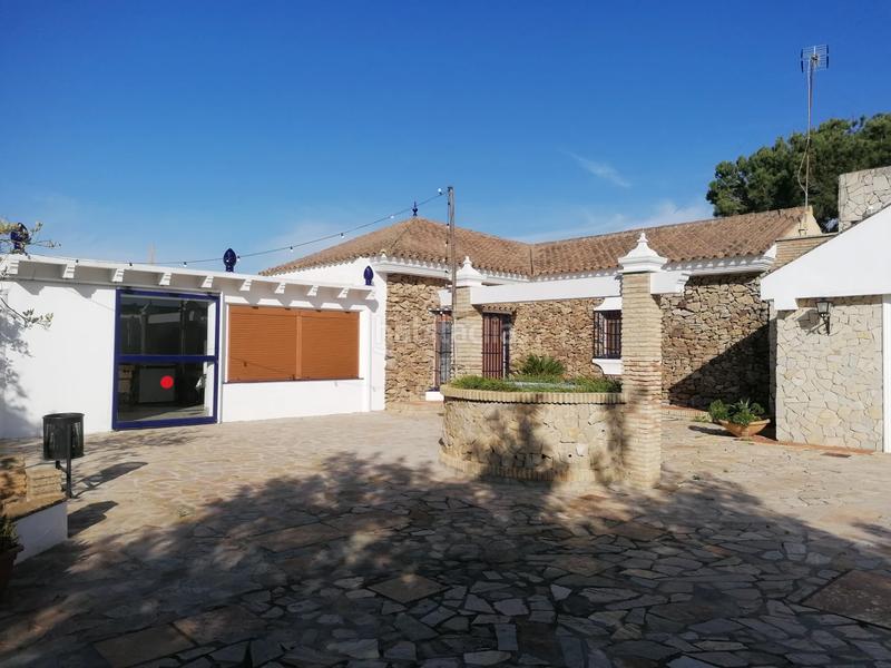 Foto 89d195ba-a003-4d64-a4c7-29287cda9980. Chalet avec parking piscine dans Las Lagunas - Campano Chiclana de la Frontera