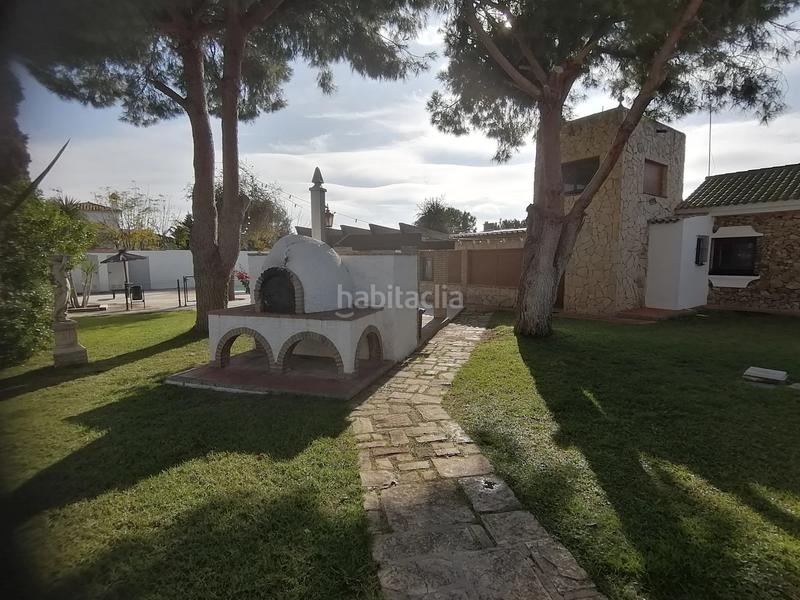 Foto 960fa71e-4bb9-4ebe-96dd-902e2ad657bc. Chalet avec parking piscine dans Las Lagunas - Campano Chiclana de la Frontera